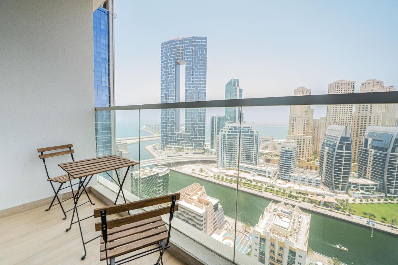 Fam Living - Marina Marvel - Studio Apartment With Breathtaking Views In Studio One Tower Dubai Eksteriør bilde