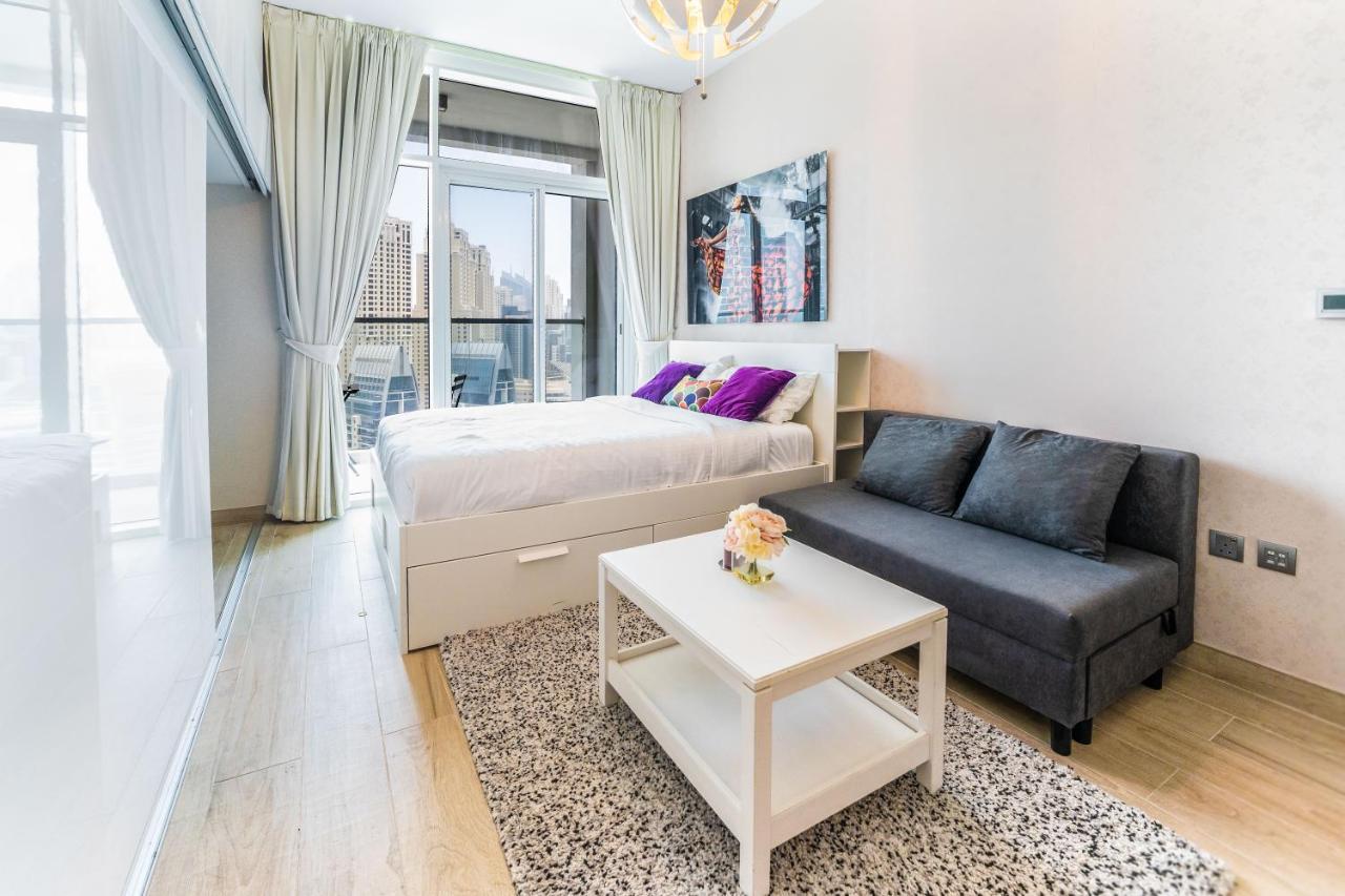 Fam Living - Marina Marvel - Studio Apartment With Breathtaking Views In Studio One Tower Dubai Eksteriør bilde