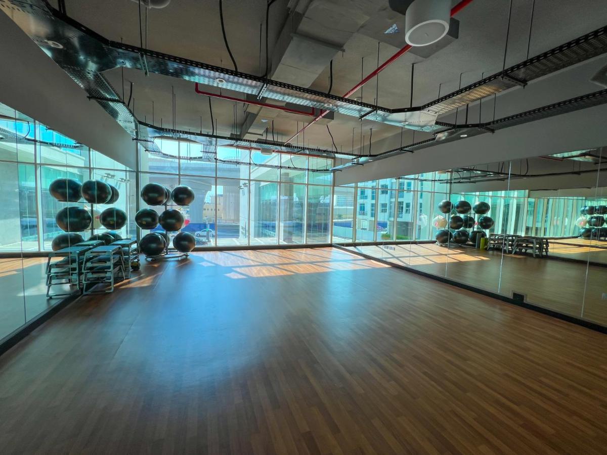Fam Living - Marina Marvel - Studio Apartment With Breathtaking Views In Studio One Tower Dubai Eksteriør bilde